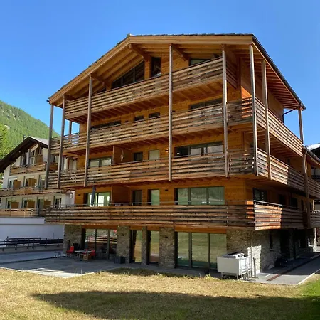 Derby Ski-in/out Apartment